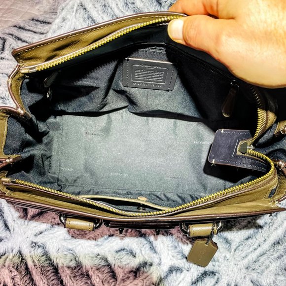 EUC - COACH FATIGUE/DARK GUNMETAL SWAGGER 27 (12117) - Picture 10 of 14